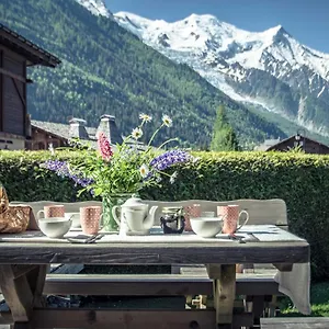 https://paccard-locations-chamonix.hotels-rhonealpes.com