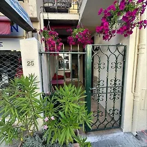 Hostel Crew Key West, Antibes
